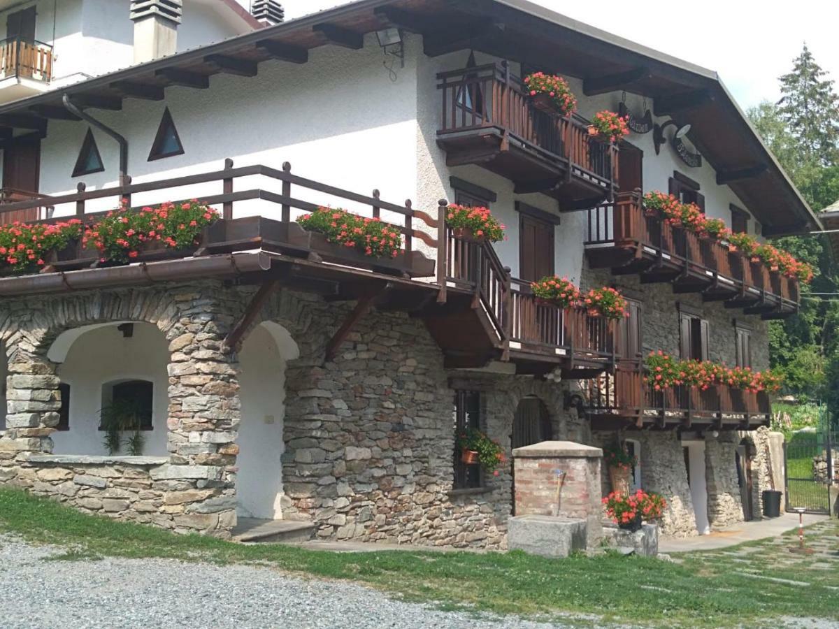 Agriturismo Meizoun Blancho Fenestrelle Exterior foto